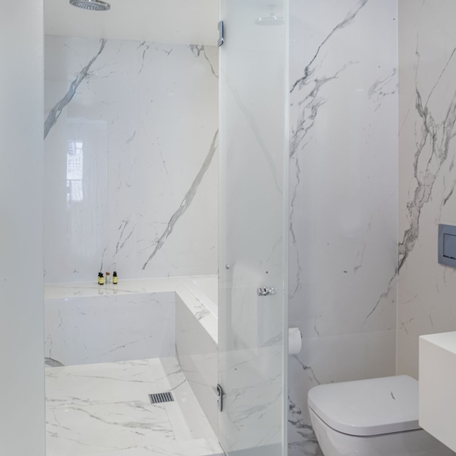Standard King Shower